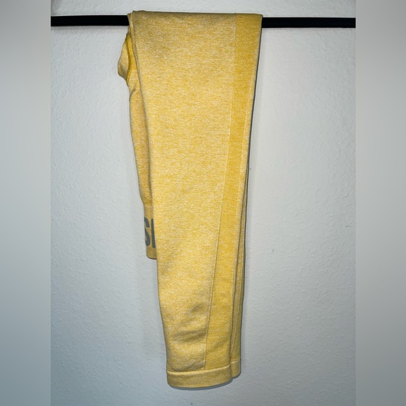 063. NWOT Gymshark Yellow Leggings - Size Small - Picture 2 of 4